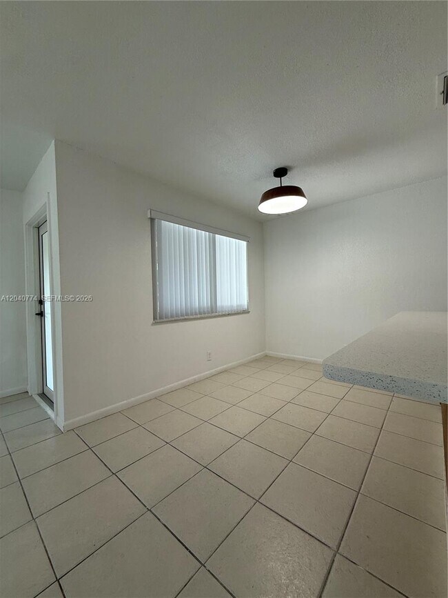 Building Photo - 6510 SW 49th St