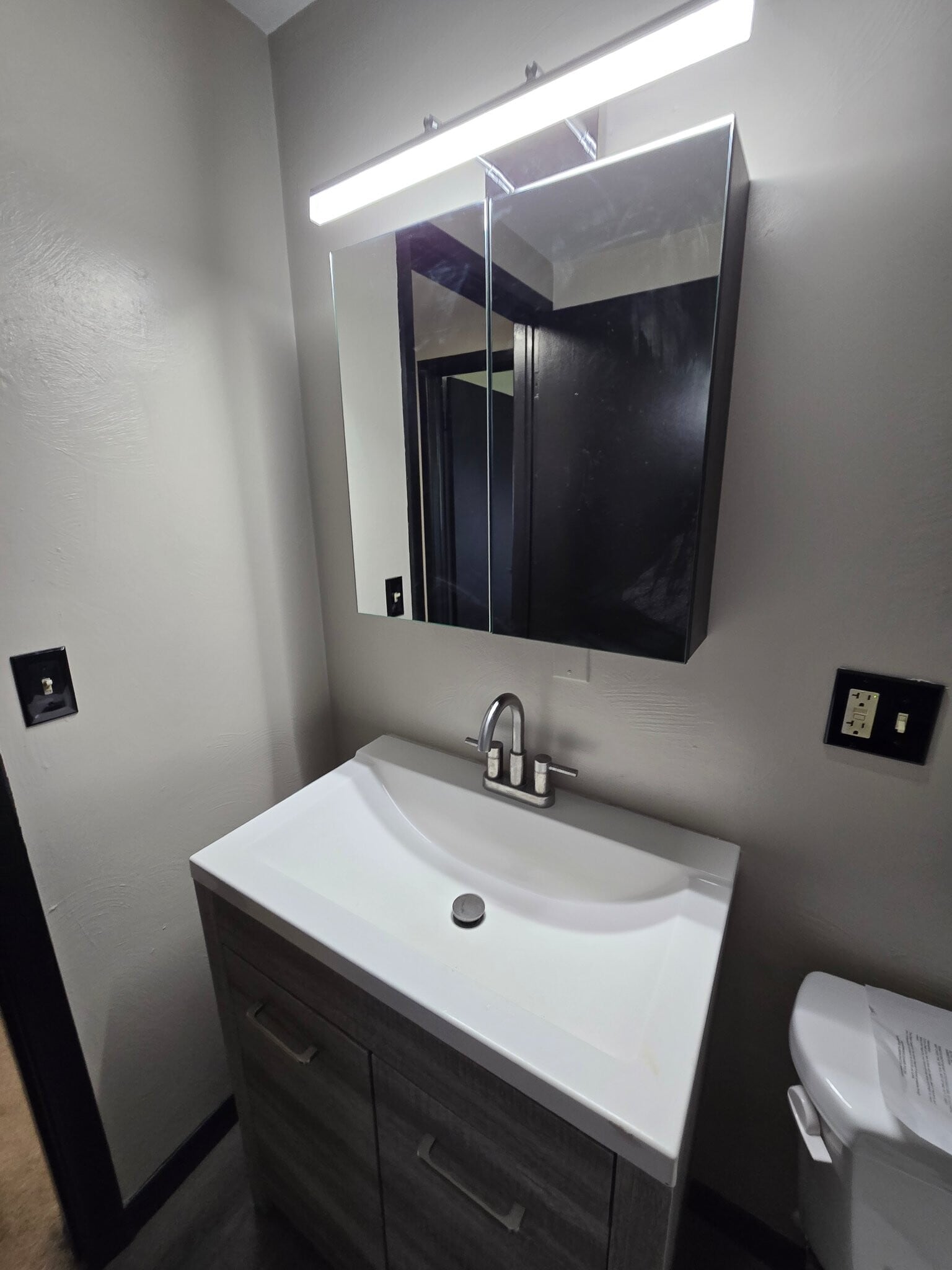 Building Photo - 1403 E 38th St