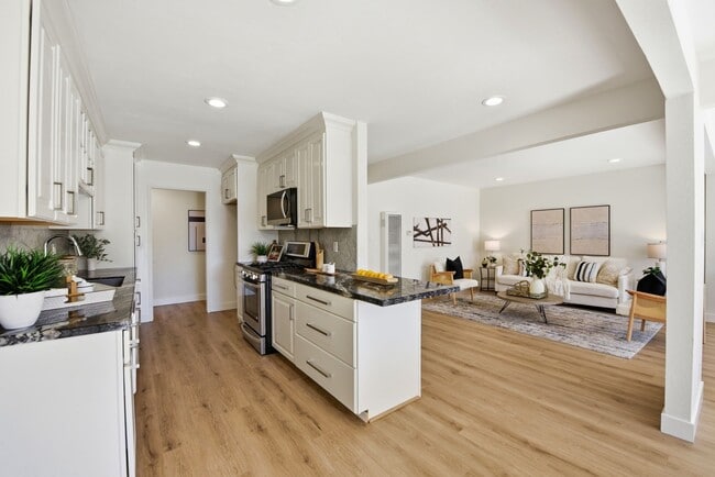 Building Photo - 4498 Ladner St