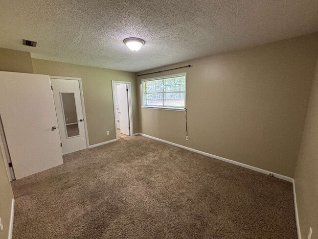 Building Photo - Available now FOR RENT in Dothan, AL!!