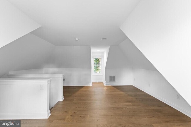 Building Photo - 720 Cinnaminson Ave