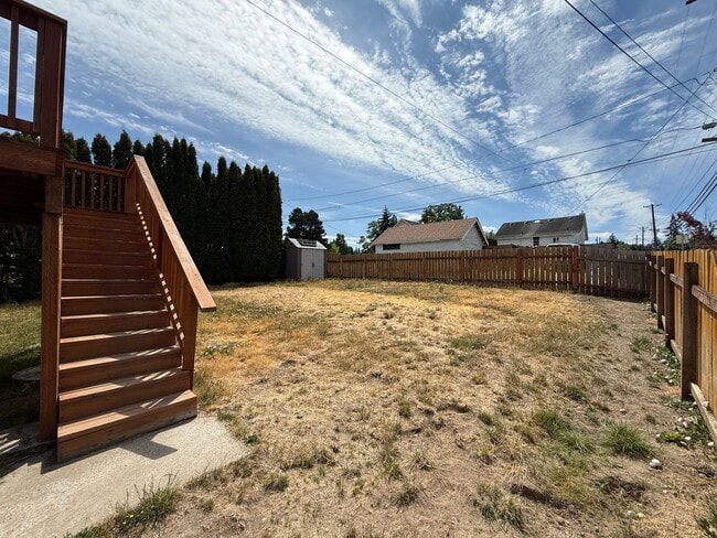 Building Photo - Renovated Ruston Home w/ Water View