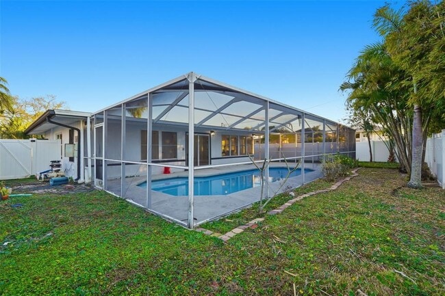 Building Photo - 2470 Del Rio Way