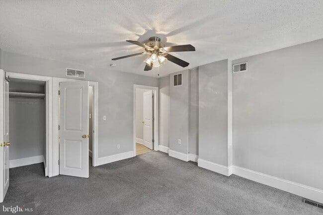 Building Photo - 250 S Highland Ave