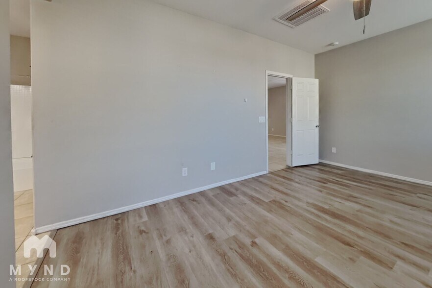 Building Photo - 7340 W Preston Ln