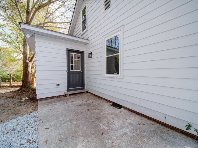 Building Photo - Newly remodeled 3 BR / 2 BA in Wadesboro !