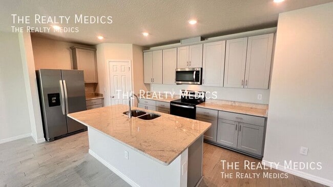 Building Photo - 702 Alta Vista Ct