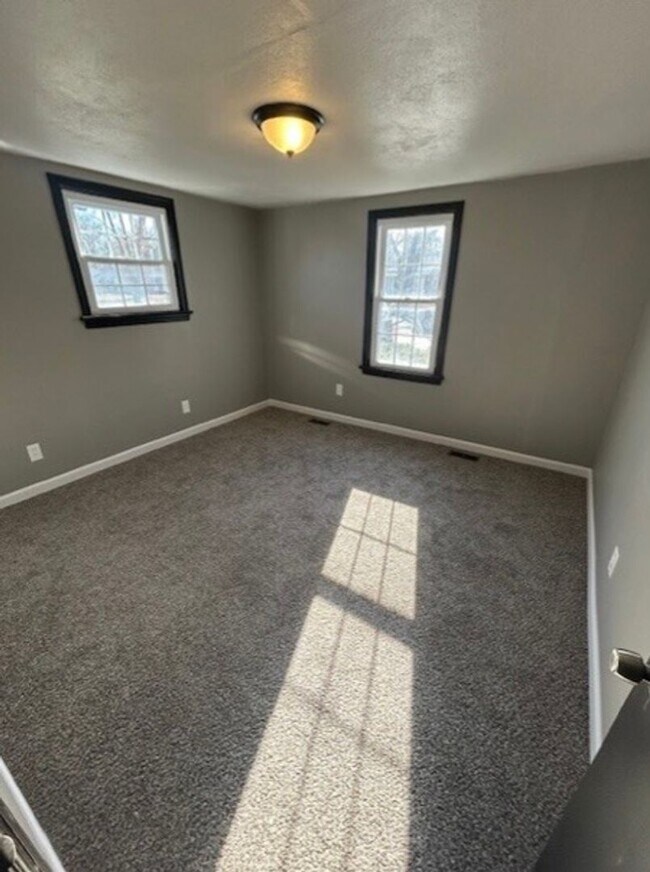 Building Photo - Beautiful 3BD/1BTH