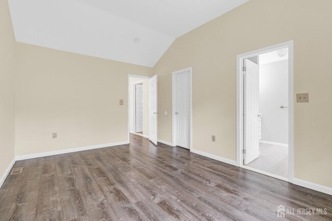 Building Photo - 267 Shady Oak Ct