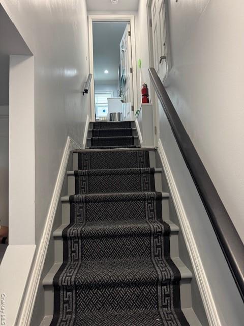 Building Photo - 118 Forest Ave