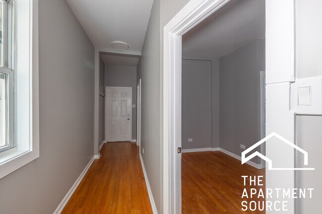 Building Photo - 2655 W Homer St