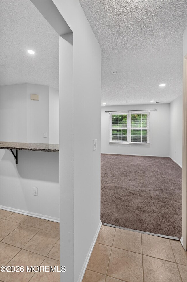 Building Photo - 92 Des Moines Ct