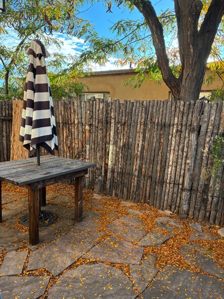 Building Photo - 723 Agua Fria St