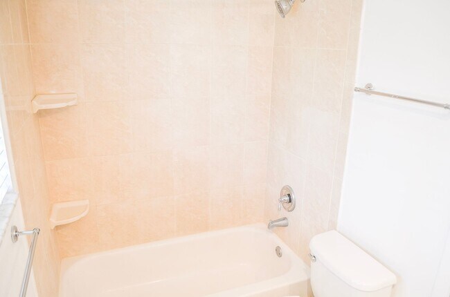 Building Photo - 2508 SW 35th Pl