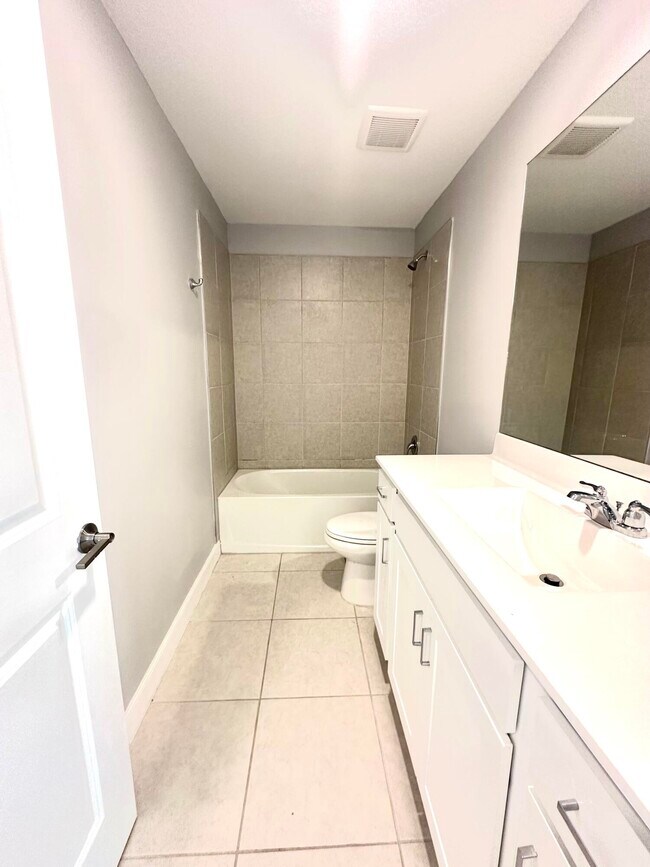 Building Photo - 4518 Dow Ln