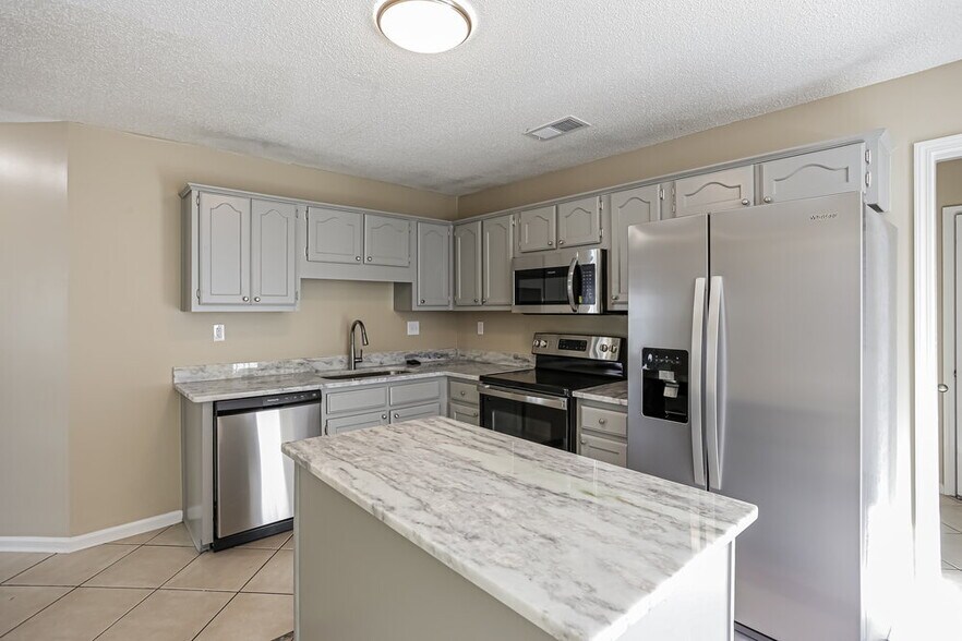 Building Photo - 5237 Sea Horse Dr