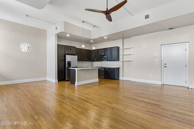 Building Photo - 2525 College St