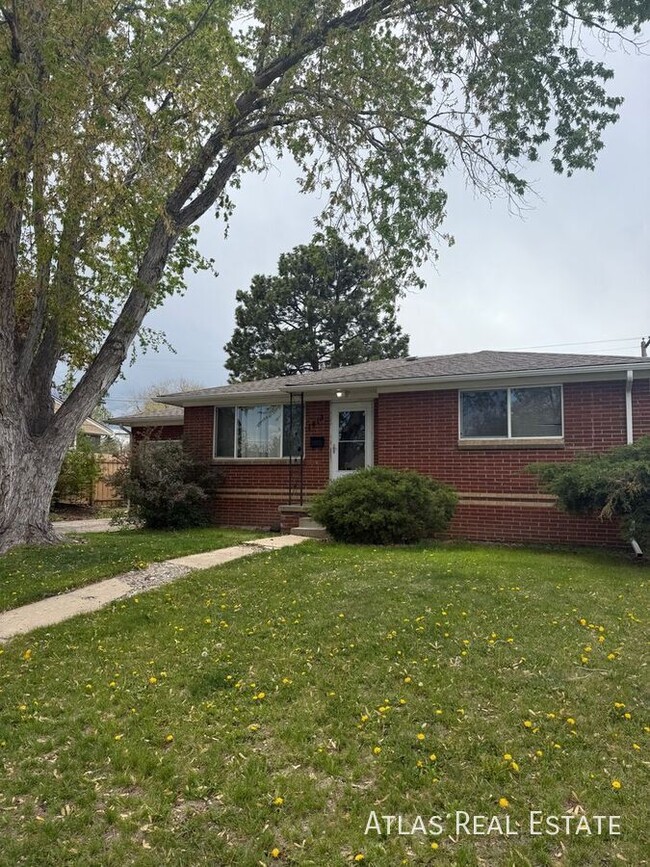 Primary Photo - 1413 S Ames St