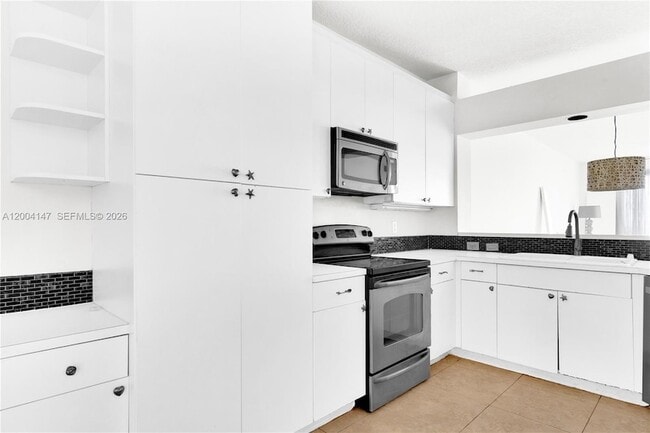 Building Photo - 10730 NW 66th St