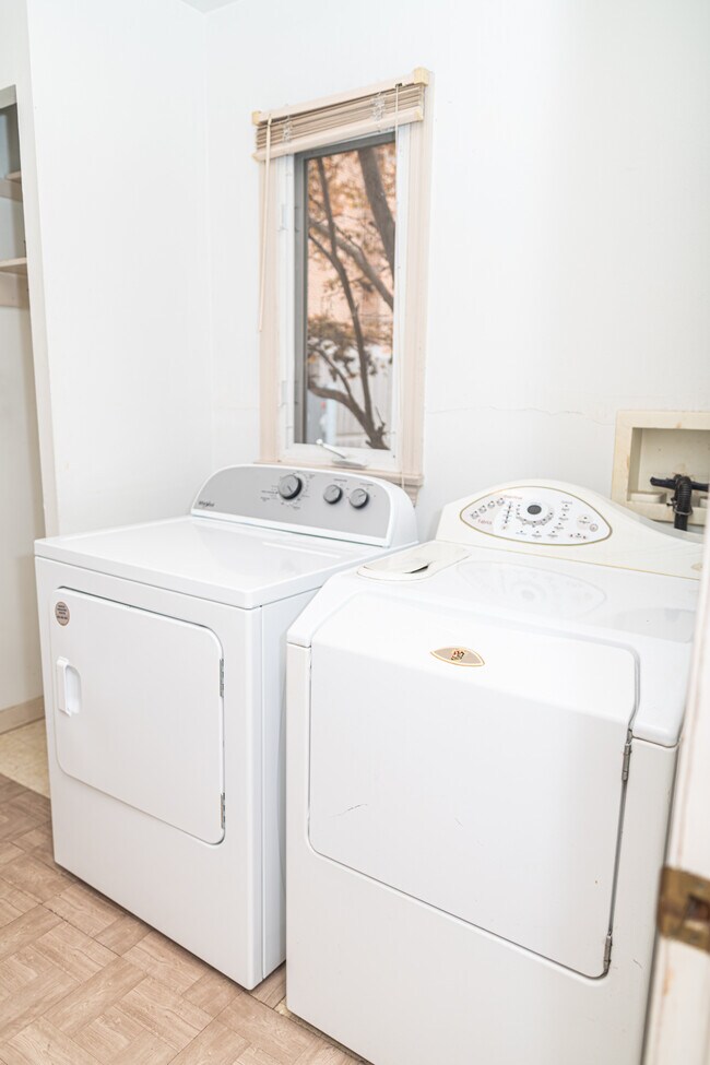 Building Photo - 116 N Union Ave