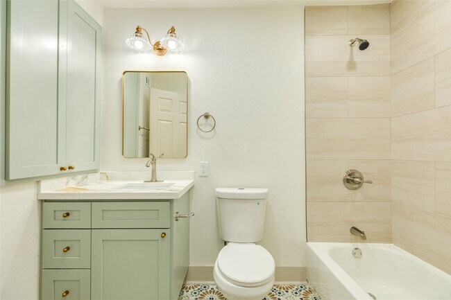 Building Photo - 2305 55th St