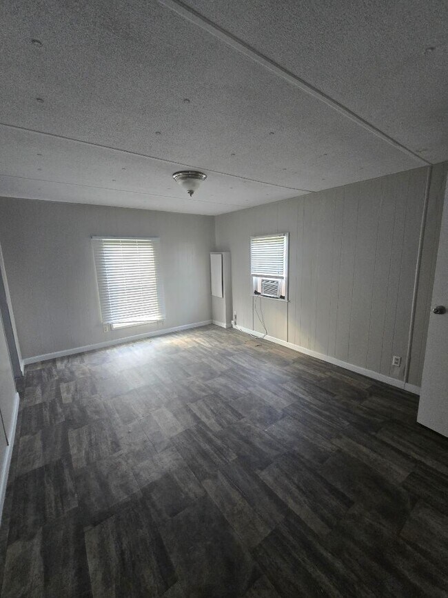 Building Photo - 1378 Hwy 196 W