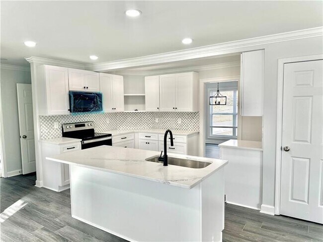 Building Photo - 312 Woodmont Ct