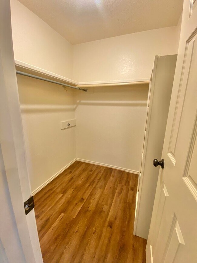 Building Photo - Great 5 bedroom home near LCU now available