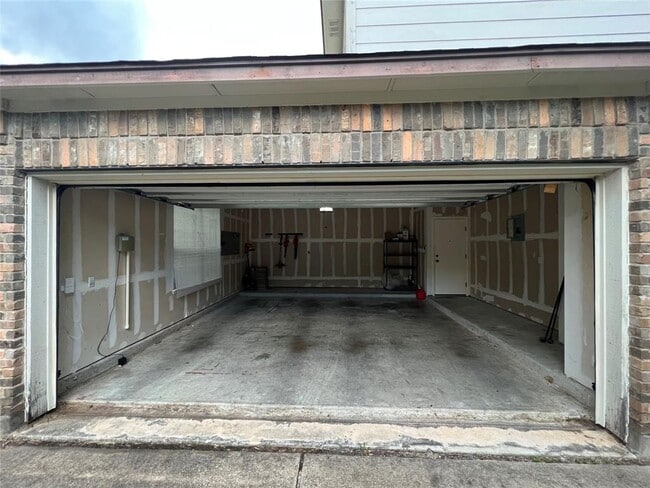 Building Photo - 10717 Strand St