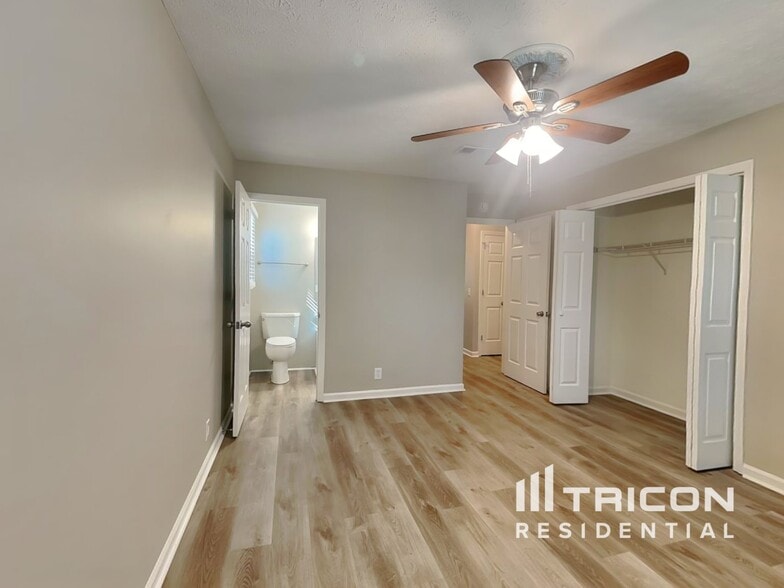 Building Photo - 100 Yorkside Pl