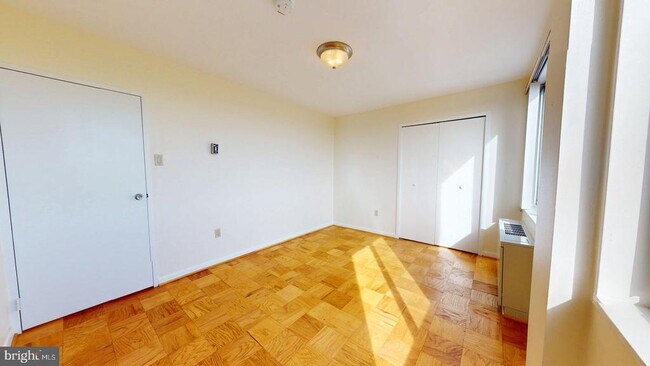 Building Photo - 6641 Wakefield Dr