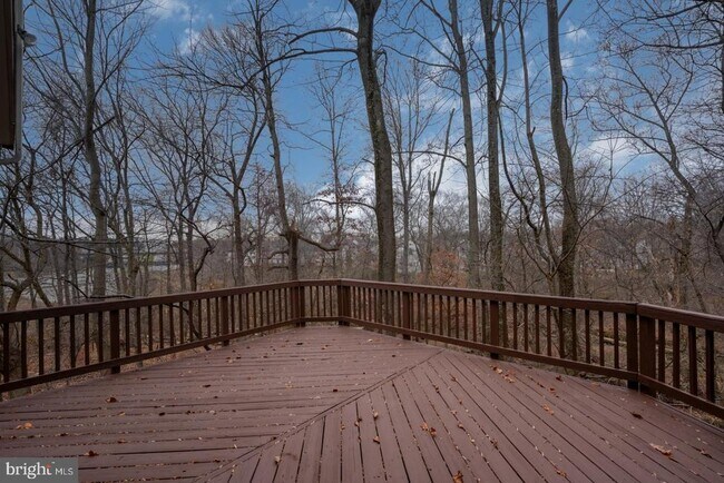 Building Photo - 20821 Shamrock Glen Cir