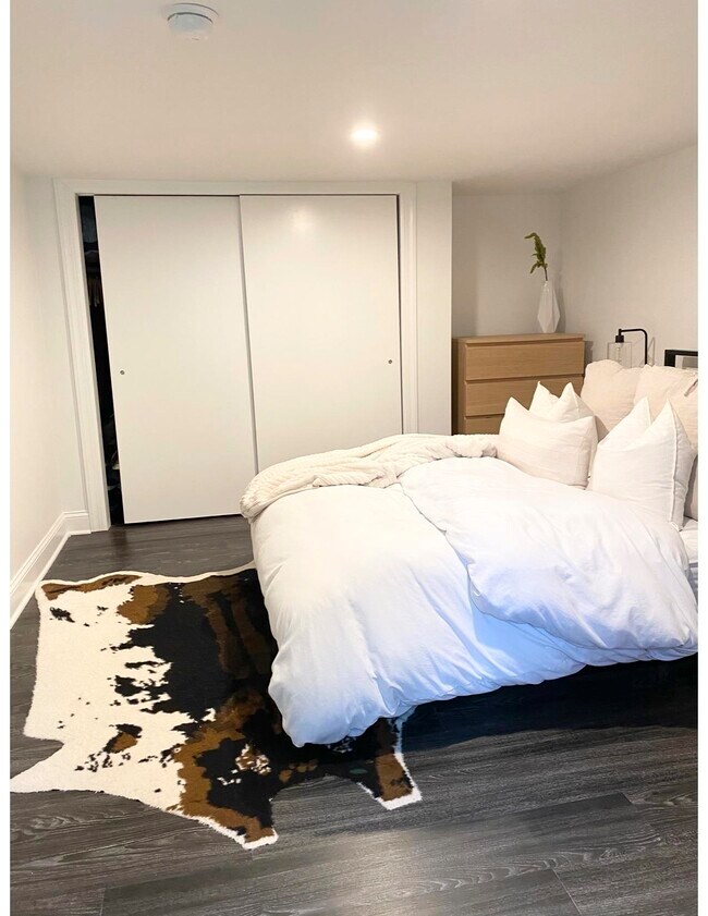 Building Photo - 61 Chestnut St