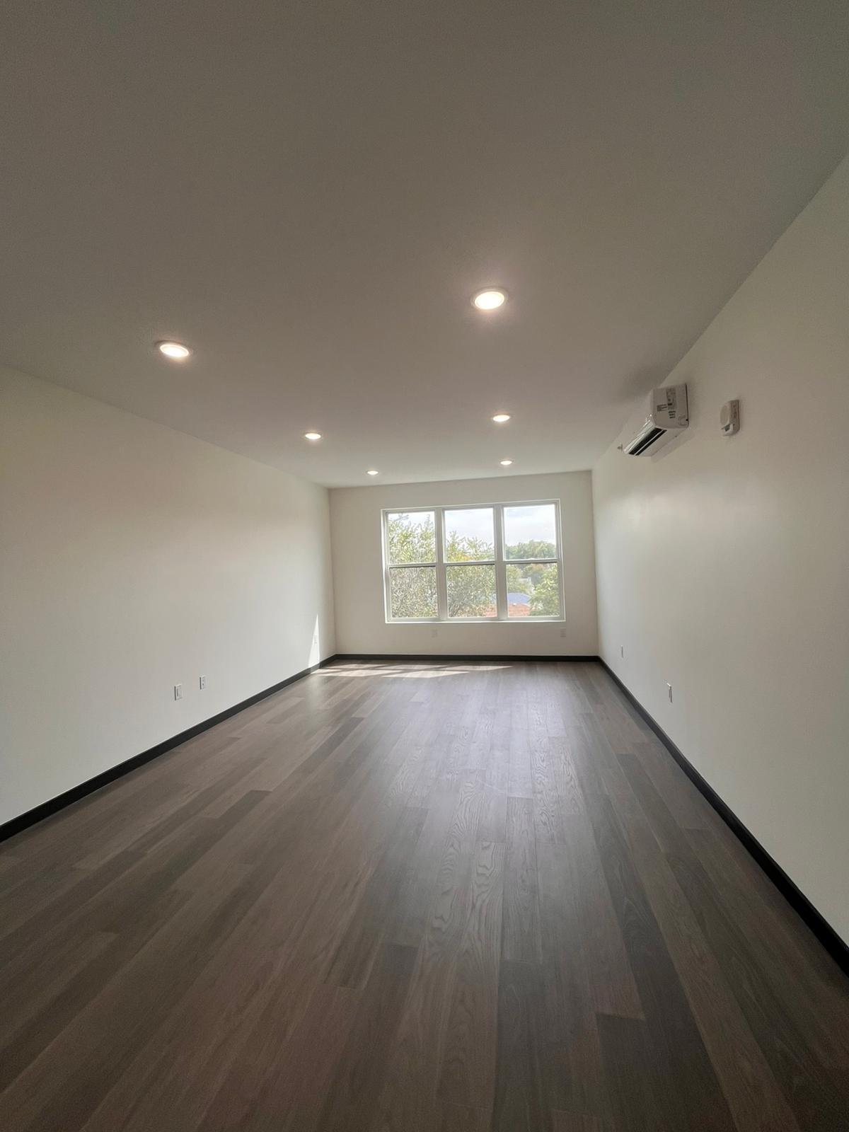 Building Photo - 133 Mallory Ave