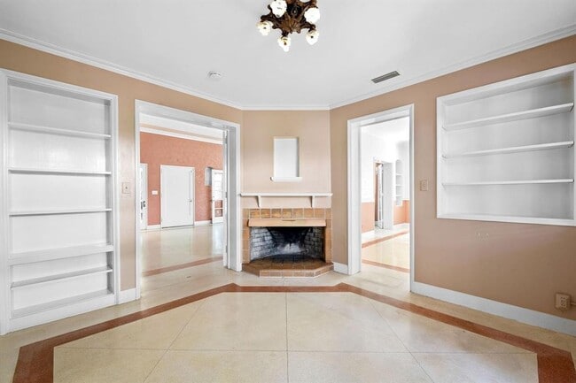Building Photo - 1252 N Rio Vista Blvd