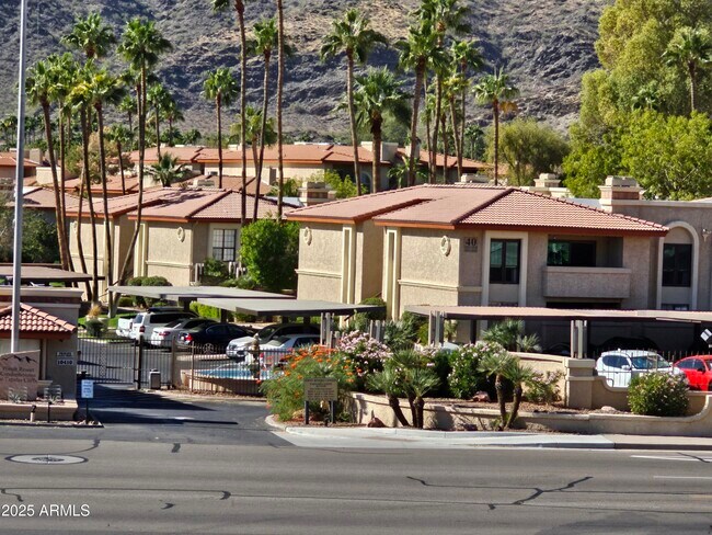 Building Photo - 10410 N Cave Creek Rd