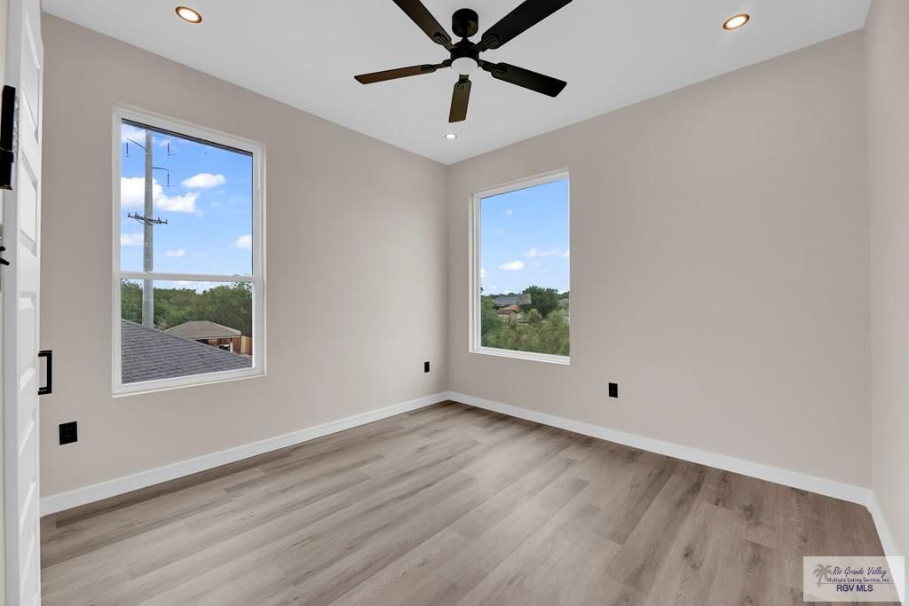 Building Photo - 3330 Calle Bolivia