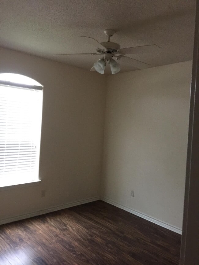 Building Photo - 4248 Rocky Rhodes Dr