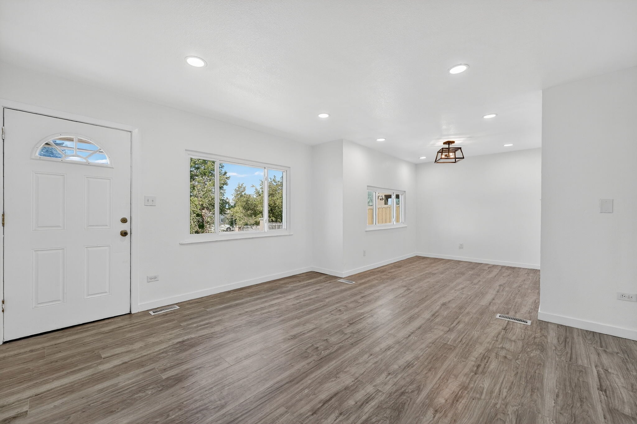 Building Photo - 4080 Cook St