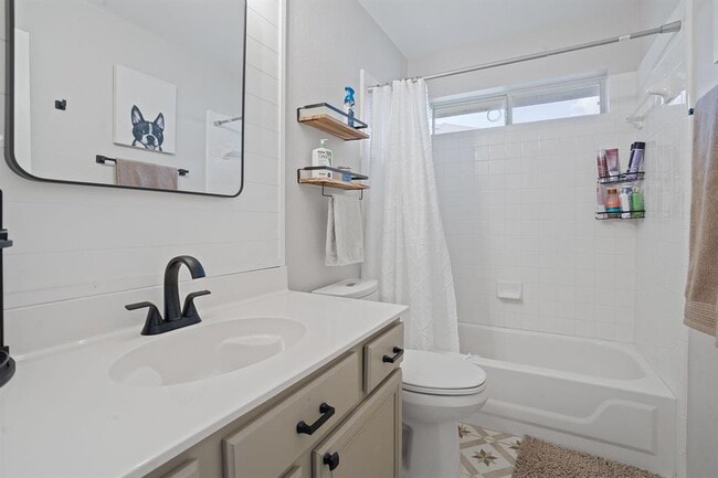 Building Photo - 1109 Red Ranch Cir