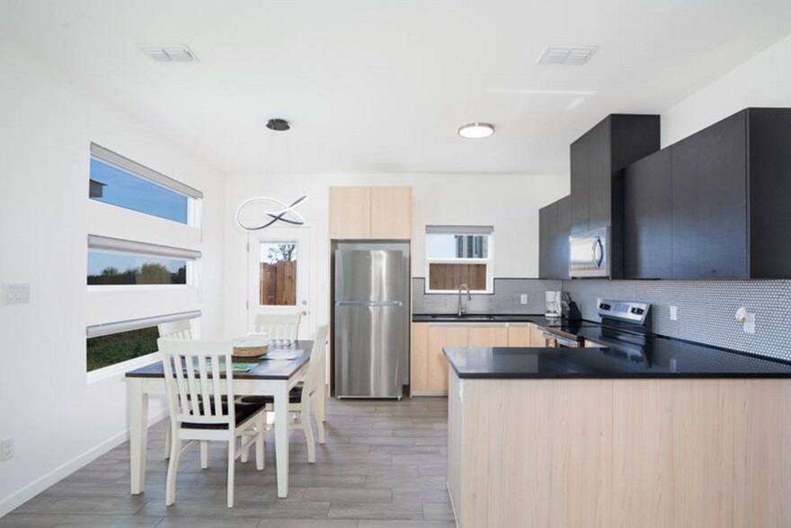 Building Photo - 12509 N 40th St