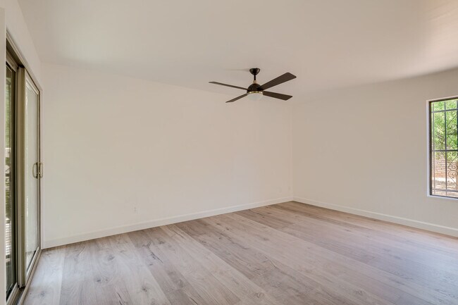 Spacious Main Suite - 5319 E Beverly Fair Dr