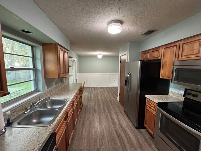 Building Photo - 13904 NW 142 Pl