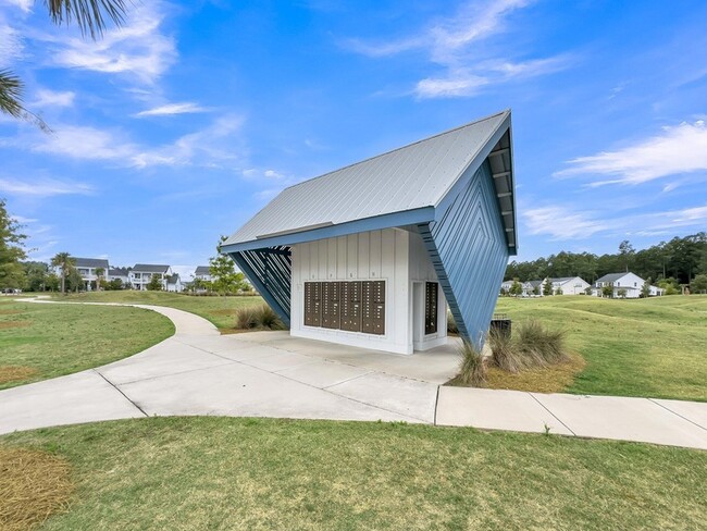 Building Photo - 146 Winding Branch Dr