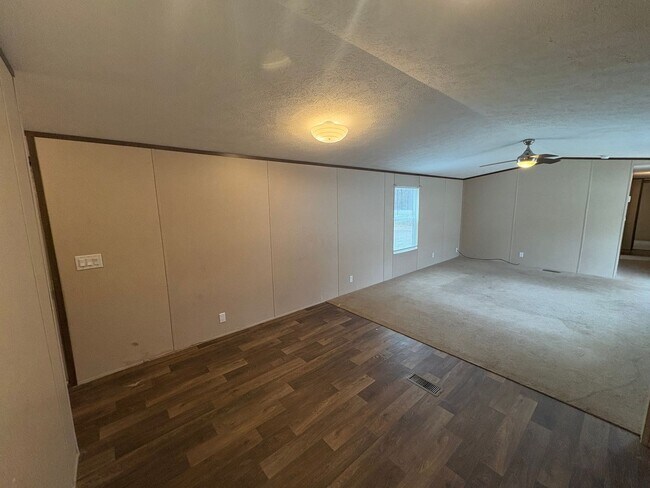 Building Photo - 2861 Renfroe Rd