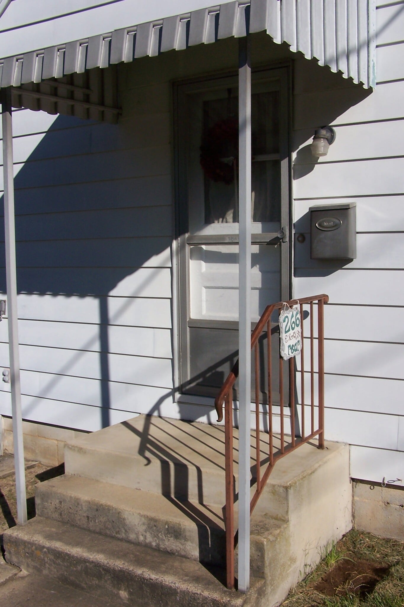 Building Photo - 266 E North St