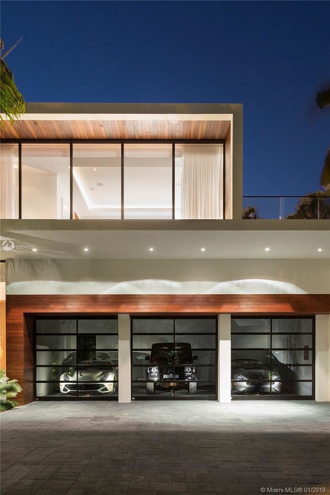 Building Photo - 428 S Hibiscus Dr