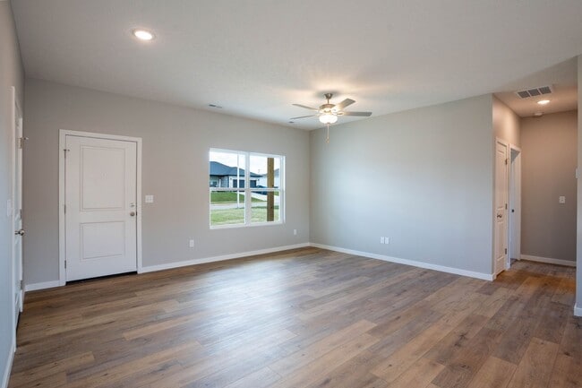 Building Photo - Brand new 3 bedroom home - Mt.Vernon