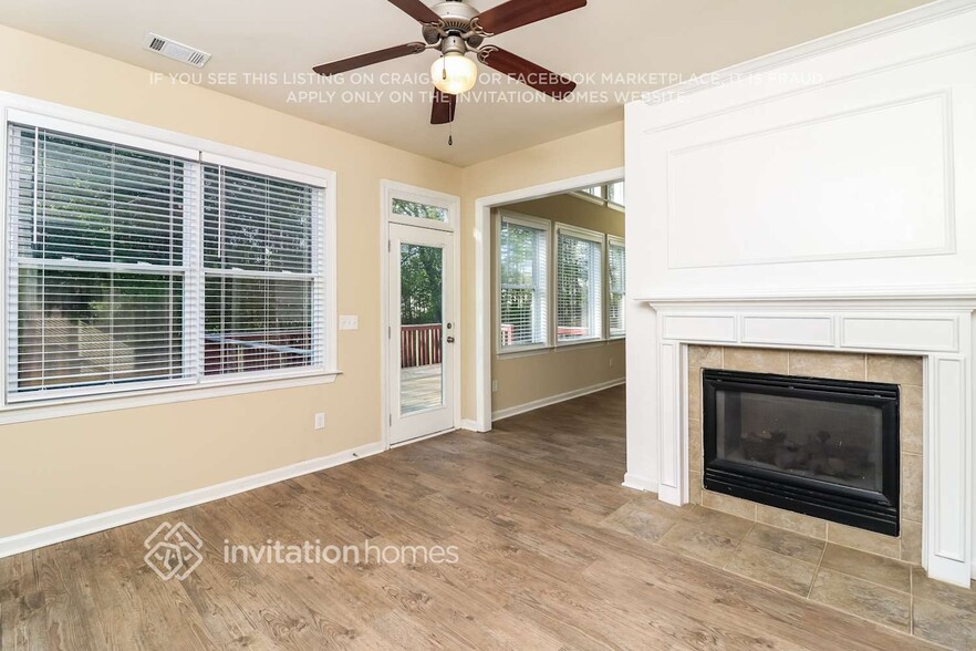 Building Photo - 316 Oakbridge Dr