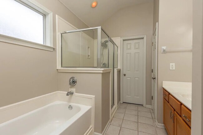 Building Photo - 162 Island Bluff Dr